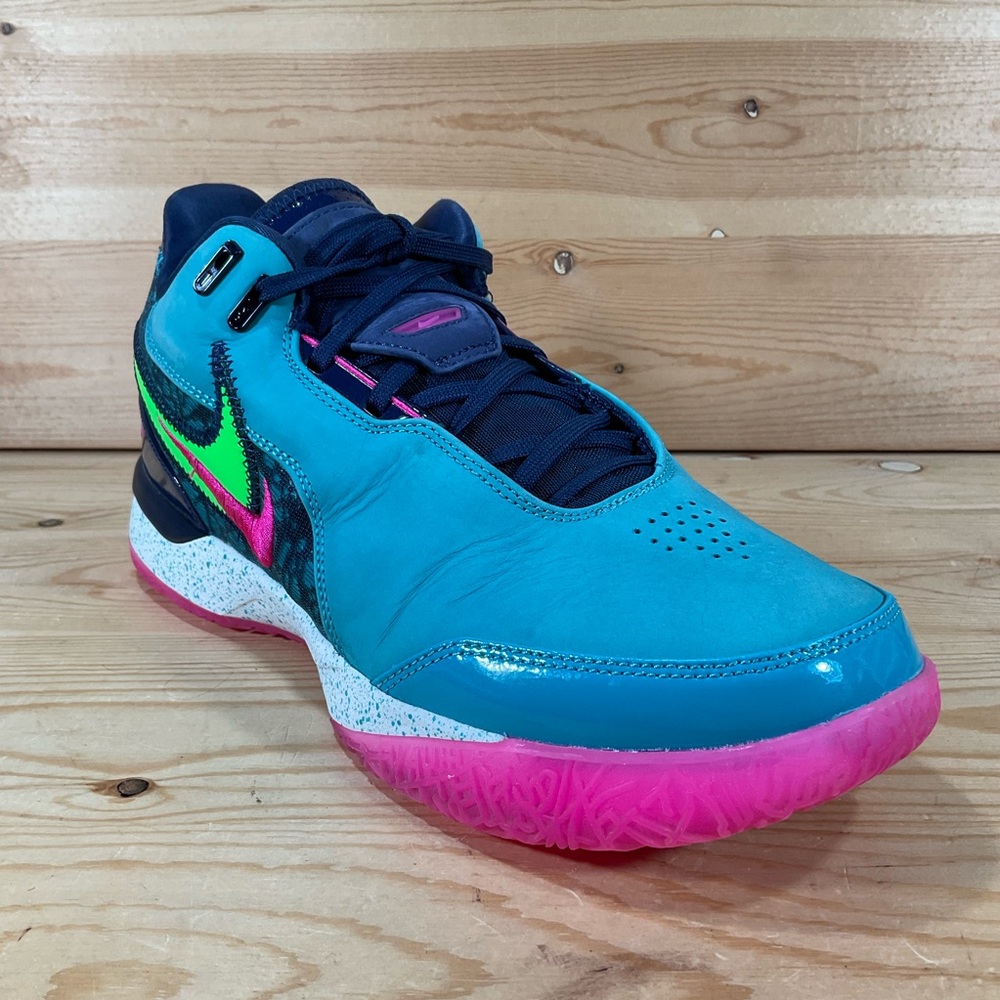 Nike LeBron NXXT Gen AMPD Basketball Shoes 
FJ1566-300
Men’s 10 
Teal Navy Pink